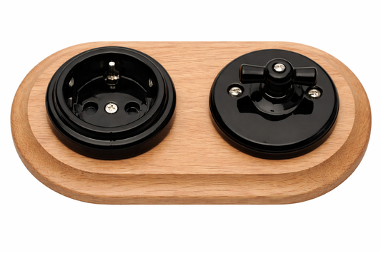 Pack habitación Vyvento – Interruptor y enchufe con marco